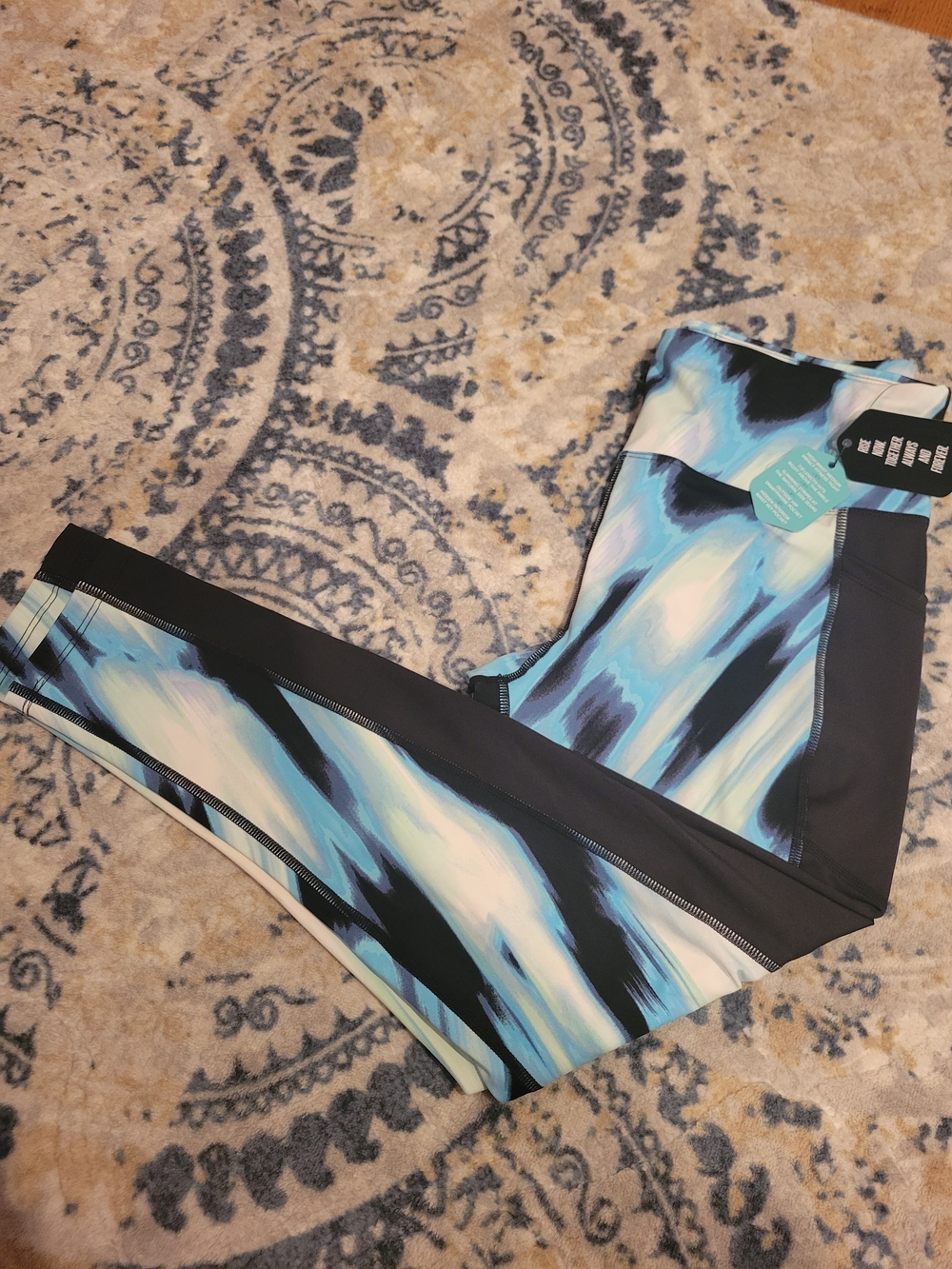 LuLaRoe Blue and Black Abstract Rise Brave Ankle Fitness Leggings Large NWT